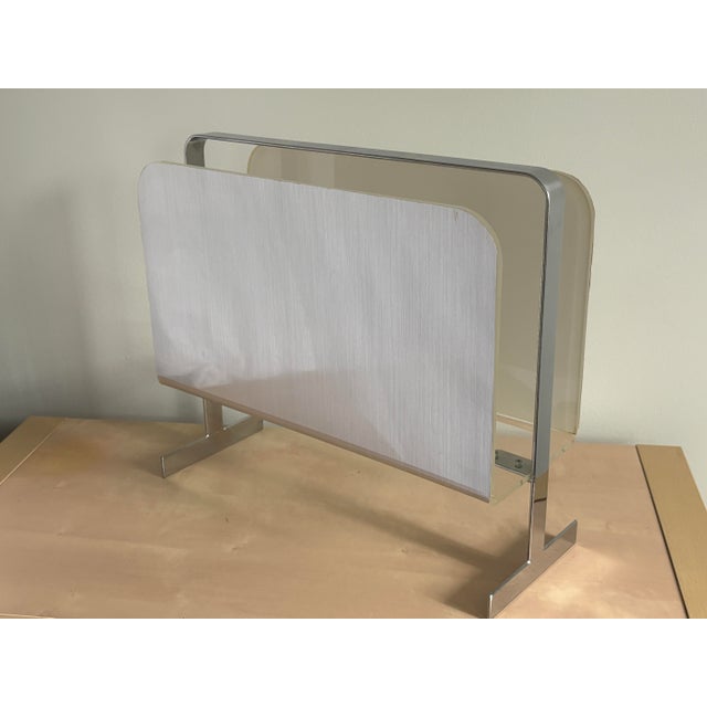 Mid-Century Modern 1970s Lucite and Chrome Magazine Holder Attributed to Milo Baughman For Sale - Image 3 of 12