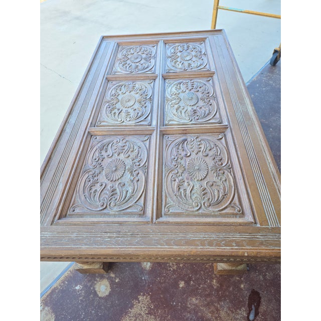 Great looking solid oak coffee table. This would work well with a rustic European or Ranch style. Environment This is the...