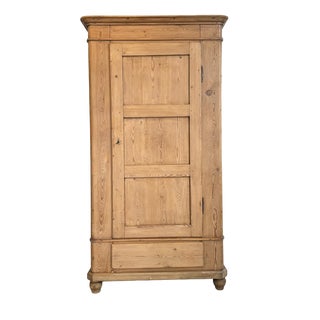 Rustic Farmhouse Wardrobe in Wood For Sale