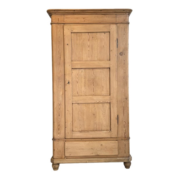 Rustic Farmhouse Wardrobe in Wood For Sale