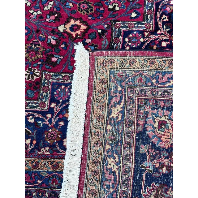 Keschan oriental rug, very large and finely knotted, good condition, vintage, hand-knotted.