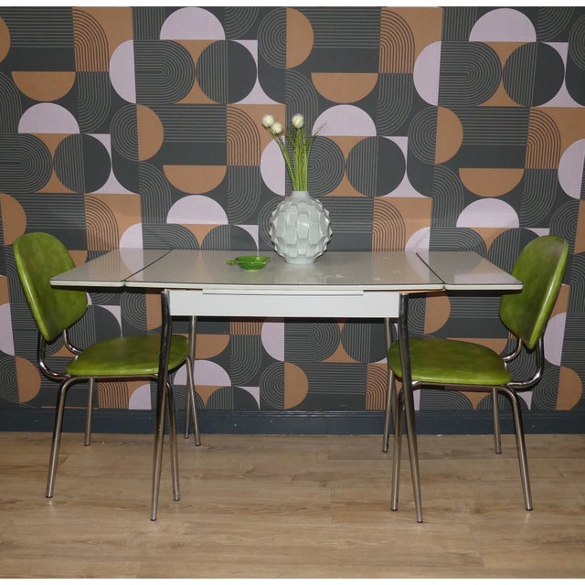 Simple, small kitchen table Ideal for small kitchens! A 1950s/60s classic with a classic Formica tabletop and fine black...