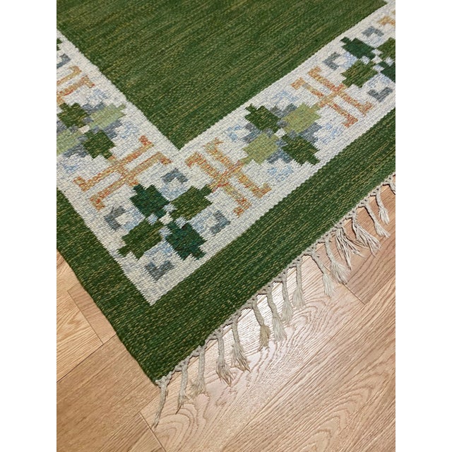1960s 1960s Vintage Swedish Green Rölakan Rug by Fredrik Fiedler For Sale - Image 5 of 8