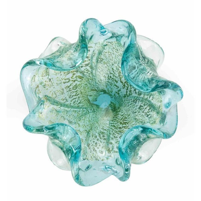 Beautiful vintage mid-century Murano glass bowl, attributed to Barovier & Toso. Very good condition.