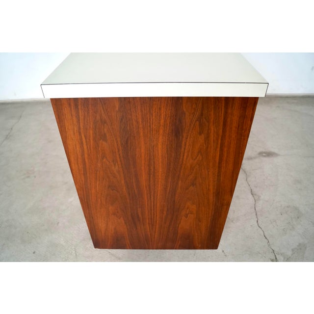 Wood 1950’s Mid-Century Modern Knoll Style Walnut Credenza For Sale - Image 7 of 12