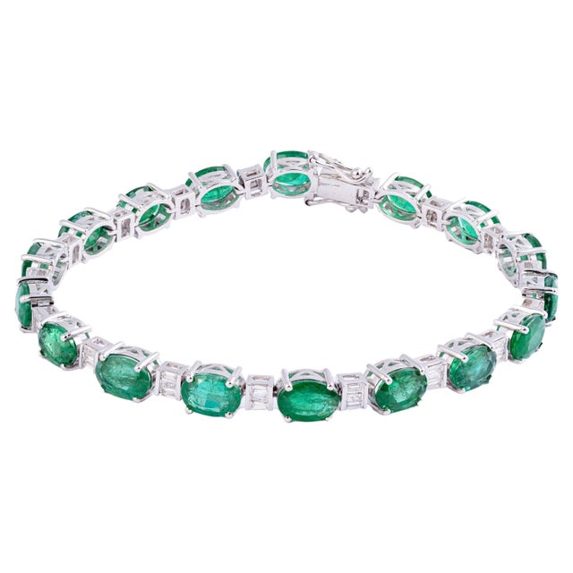 Early 21st Century 13.06 Carats Natural Zambian Emerald Tennis Bracelet with Diamonds and 14k Gold For Sale - Image 5 of 18