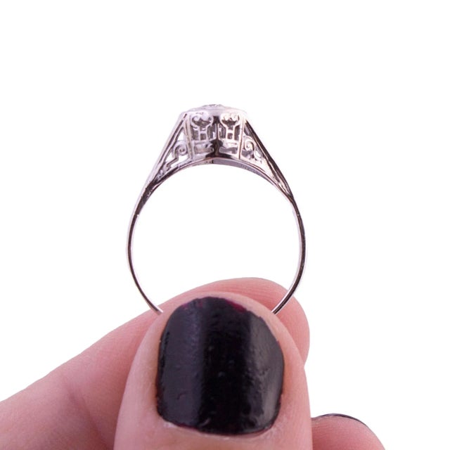 Early 20th Century 18k White Gold Art Deco Engagement Ring, Size 7 For Sale - Image 4 of 4