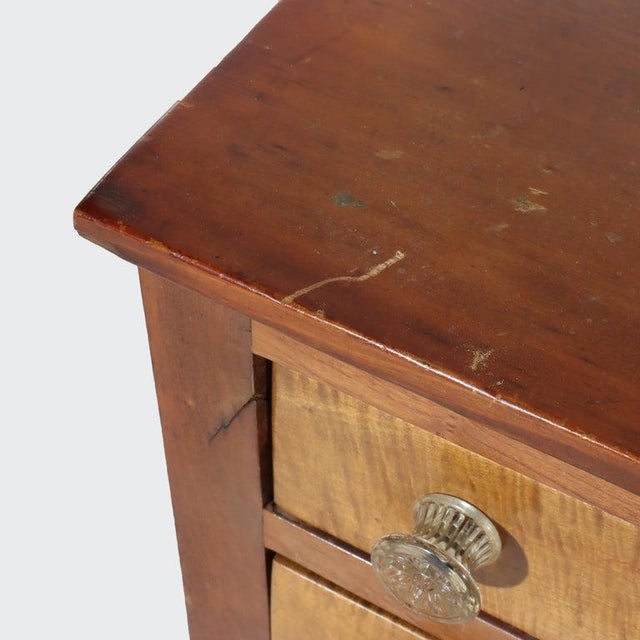 Sheraton Early 19th Century Sheraton Tiger Maple & Cherry 2-Drawer Sewing Table With Sandwich Glass Knobs For Sale - Image 4 of 12
