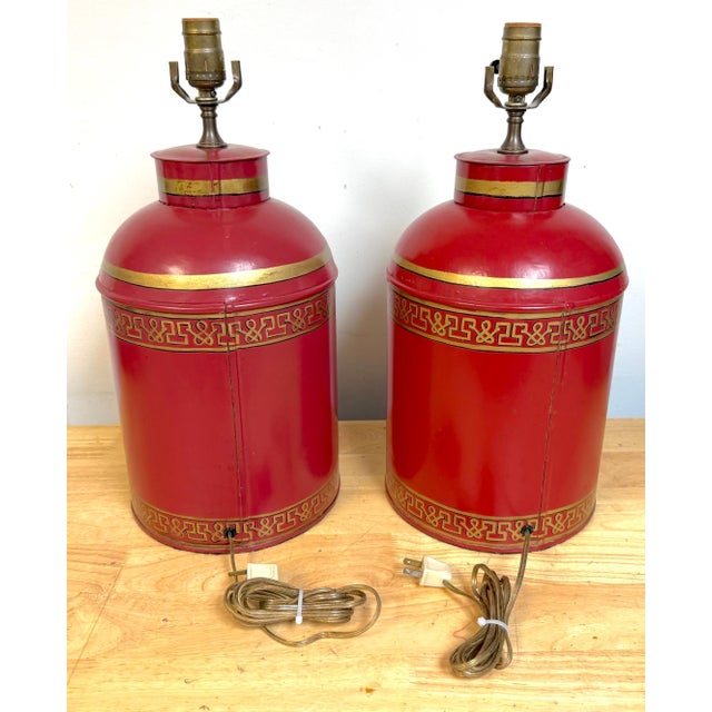 Pair English Chinoiserie Red Tole & Gilt Painted Tea Caddy Lamps, 20th Century For Sale - Image 11 of 14