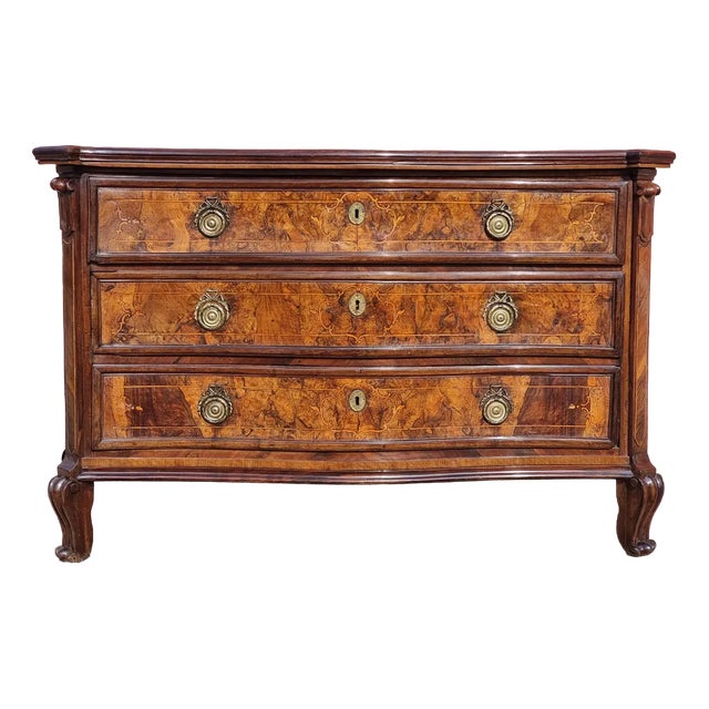18th Century Chest of Drawers For Sale