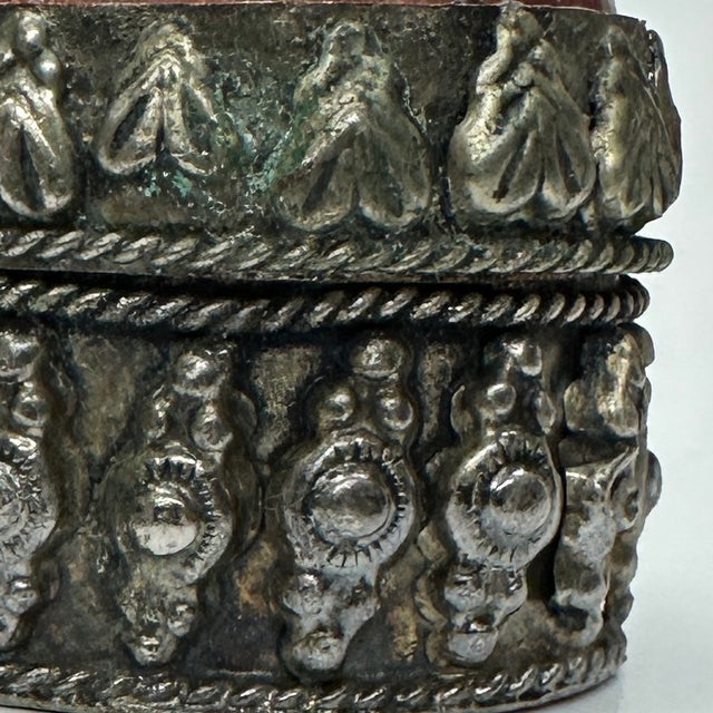 Exquisite Elliptical Hand-Crafted Silver & Carnelian Trinket Box, Circa Early 1900s For Sale - Image 10 of 11