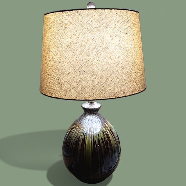 Earth-Toned Mid Century Ceramic Drip Glaze Lamp With Cream Tapered Drum Shaped Shade For Sale - Image 10 of 12