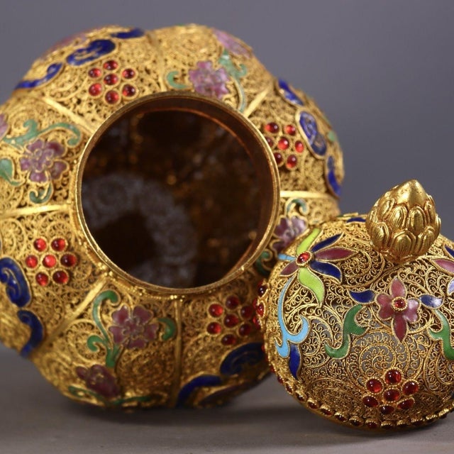 Gold Mid 18th Century Exquisite Chinese Gilt Silver Filigree Gem-Set Covered Ginger Jar, "Qianlong" Mark For Sale - Image 8 of 9