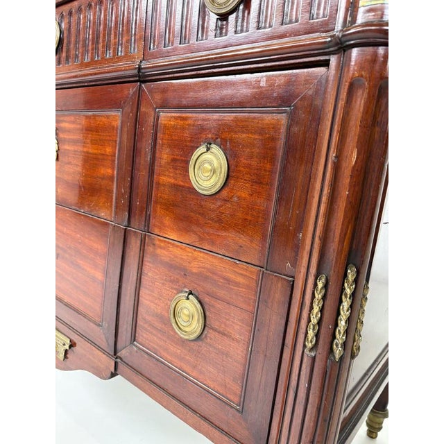 Wood Louis XVI Chest of Drawers in Mahogany Veneer For Sale - Image 7 of 9