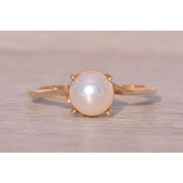 The Leduc: Solitaire Pearl Ring with Bypass Shank in Yellow Gold For Sale - Image 4 of 11