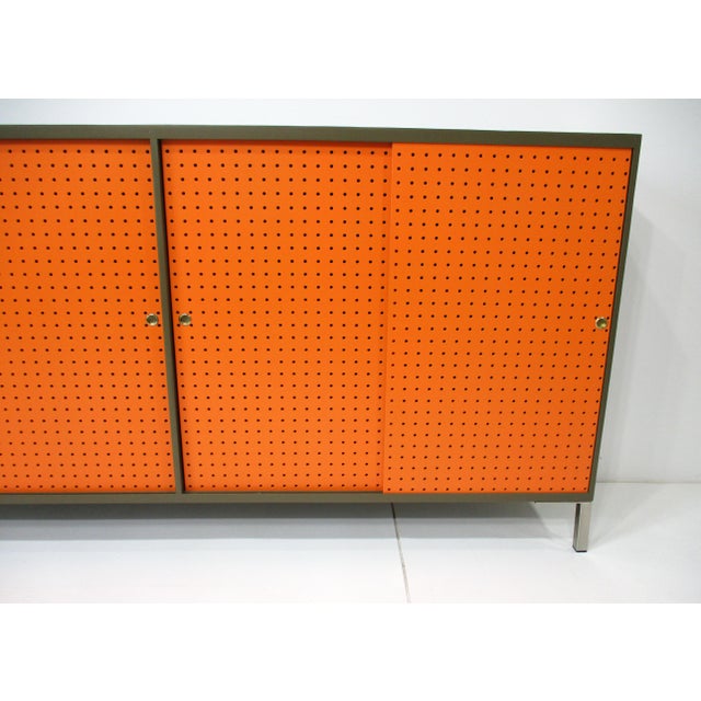 Herman Miller Mid Century Credenza Bookcase Storage Cabinet in the Style of Paul McCobb For Sale - Image 4 of 16