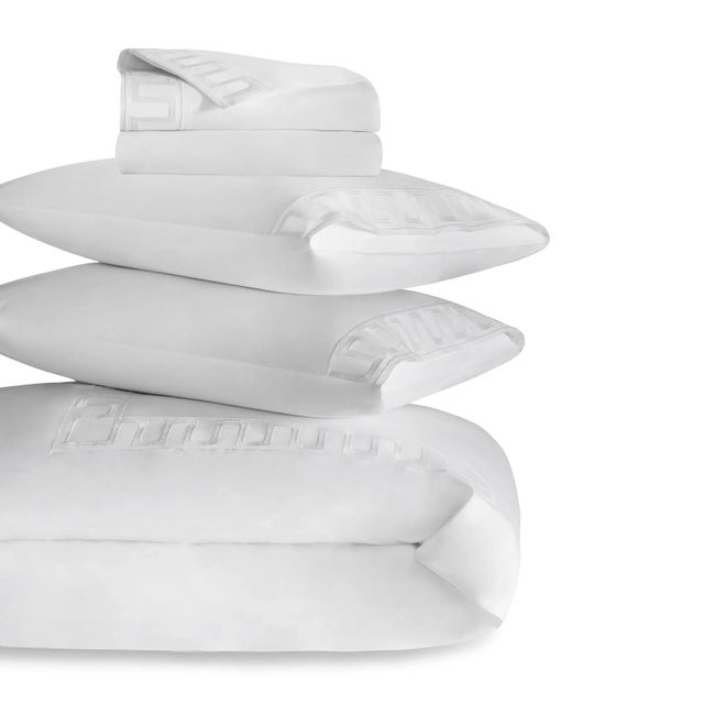 Traditional Erin Gates x Kassatex Greek Key King Pillowcase, Set of 2 in White For Sale - Image 3 of 6