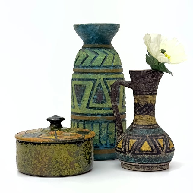 Mid-Century Modern Quintessential MCM Italian Pottery Curation Attributed to Aldo Londi for Bitossi - Group of 3 For Sale - Image 3 of 15