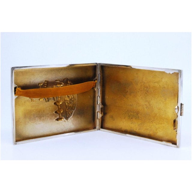 Cigarette Case in Matte Silver with Belém Tower Relief and Hinged Lid For Sale - Image 5 of 9