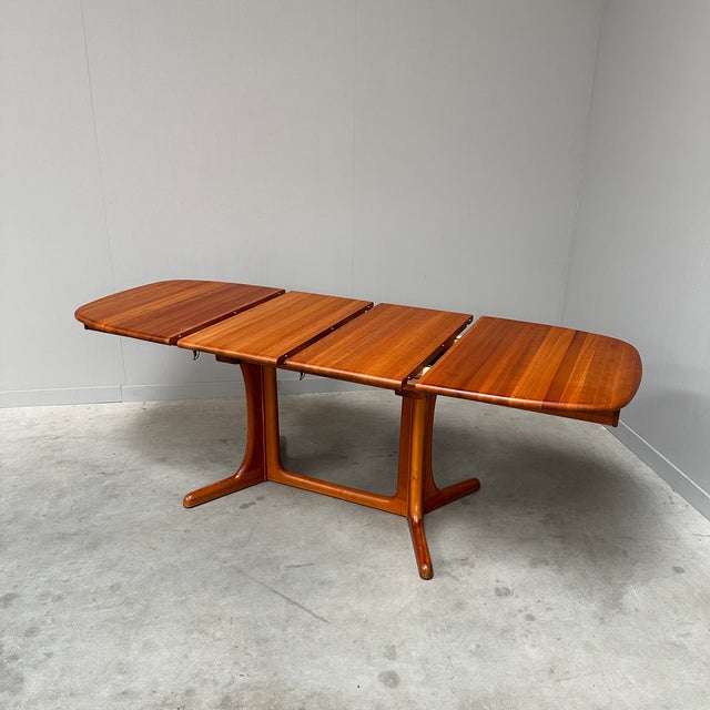 Mid-Century Modern Danish Extendable Oval Dining Table, 1960s For Sale - Image 11 of 17