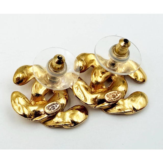 Chanel Chanel Vintage Gold Plated CC White Enamel Chain Piercing Earrings, A Pair For Sale - Image 4 of 4