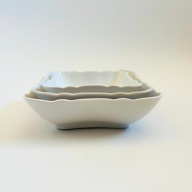 Traditional Vintage Bavarian Porcelain Nesting Bowls - Set of 3 - Schumann Arzberg Bavaria, Germany For Sale - Image 3 of 12