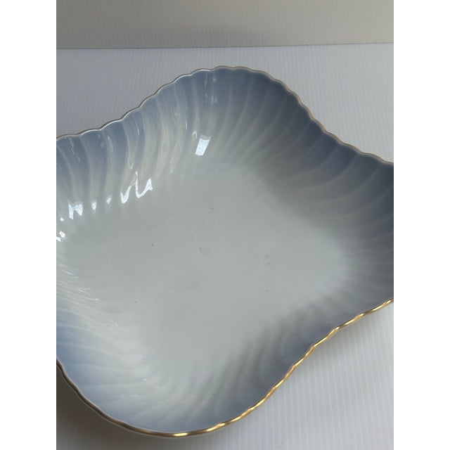 Porsgrund Porselænsfabrik Vintage 1980s Norwegian Porsgrund Maud Bla Collection Serving Bowl With Blue Gradient, Ribbed Texture, Gold Trim For Sale - Image 4 of 8