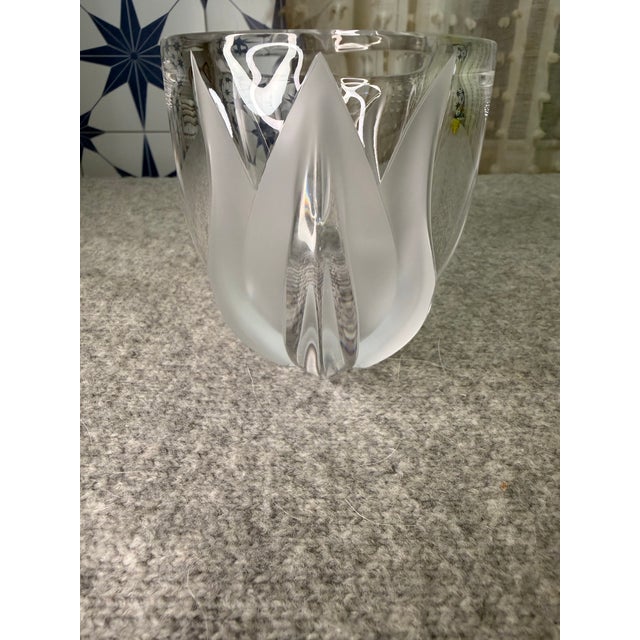 1990s 1990s Lalique France Double Signed Dated 10.23.93 Frosted Crystal Tulip Leaf Bowl For Sale - Image 5 of 8