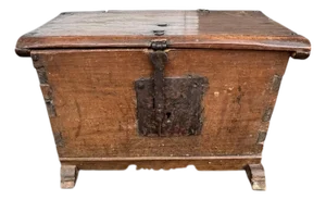 Antique 18th Century Wooden Trunk Coffer – Primitive Dovetail Chest
