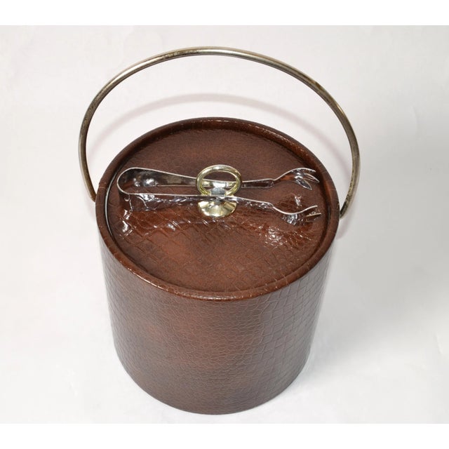 1960s Brown Faux Alligator Texture Leather Insulated Ice Bucket Steel Tongs For Sale - Image 12 of 13