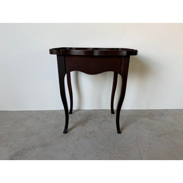 Antique French Style Mahogany One-Drawer Side Table With Serpentine Scalloped Top For Sale In Miami - Image 6 of 12