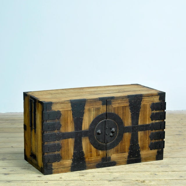 Japanese Choba Tansu Chest with Hand-Forged Iron Fittings, 1880 For Sale - Image 4 of 16
