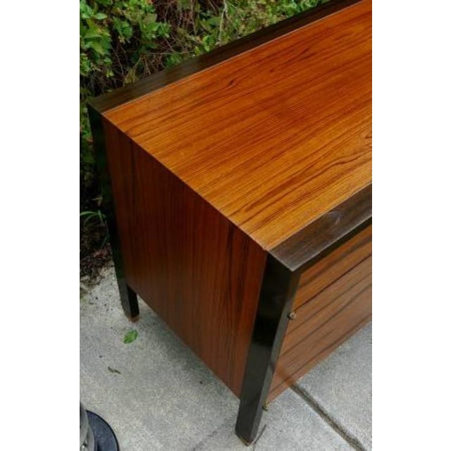 1960s Mid-Century Modern Harvey Probber Mahogany & Rosewood Cabinet For Sale - Image 5 of 6