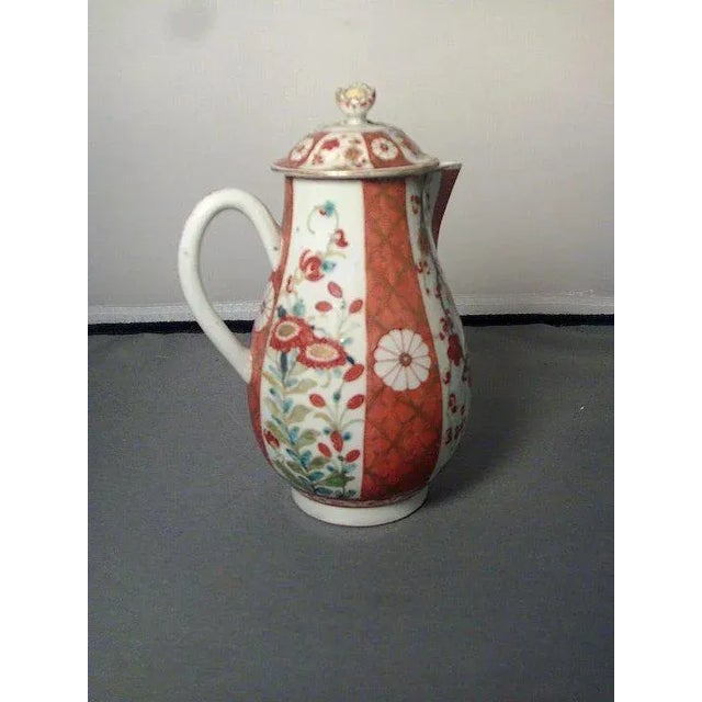 18th Century 1765 First Period Worcester Giles Porcelain Scarlet Japan Sparrow Beak Cream Ju For Sale - Image 5 of 13