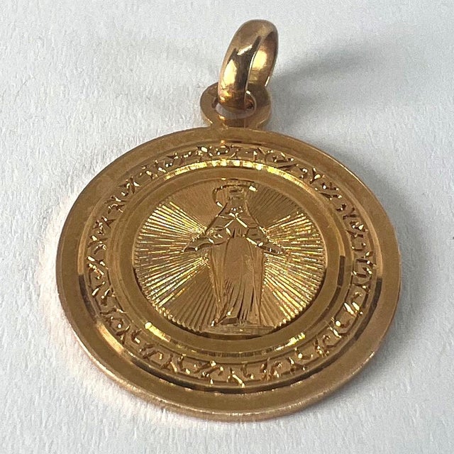 Antique French Engraved Virgin Mary 18 Karat Rose Gold Religious Medal Pendant, 1890s For Sale - Image 14 of 17