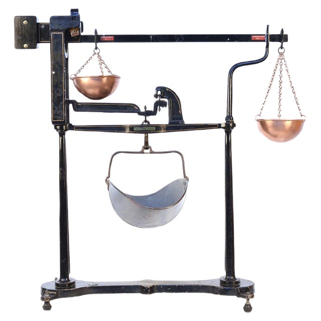 English Scale, 1940s For Sale