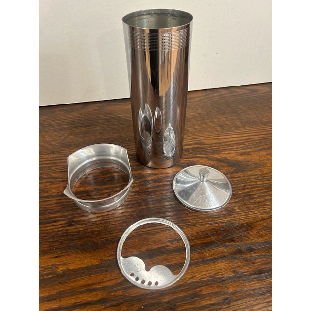 1930s Vintage Cocktail Shaker Circa 1930’s - Manning & Bowman Company For Sale - Image 5 of 6