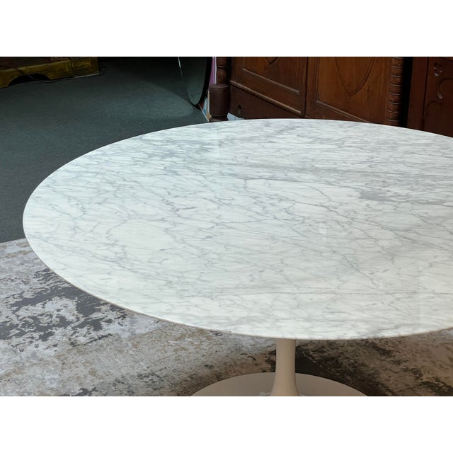 Design Within Reach Knoll Eero Saarinen Polished Arabescato Round 54