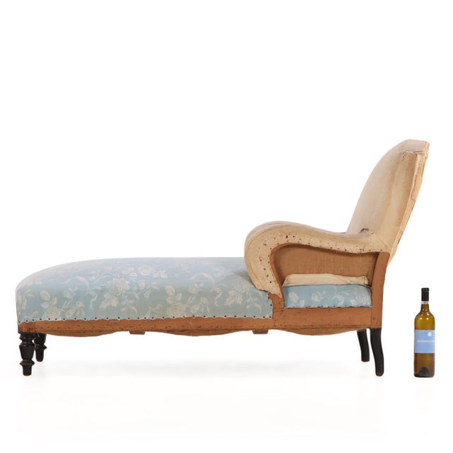 Mid 19th Century French Napoleon III Chaise Longue With Turned Legs, C. 1860 For Sale - Image 5 of 7