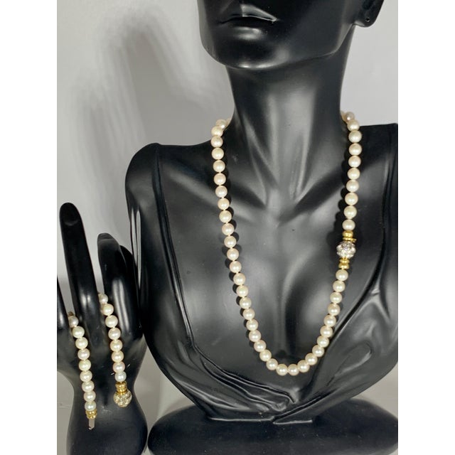 Metal 286 Akoya Pearls Strand Necklace and Bracelet Set 18 Karat Gold/ Diamond Clasp For Sale - Image 7 of 8
