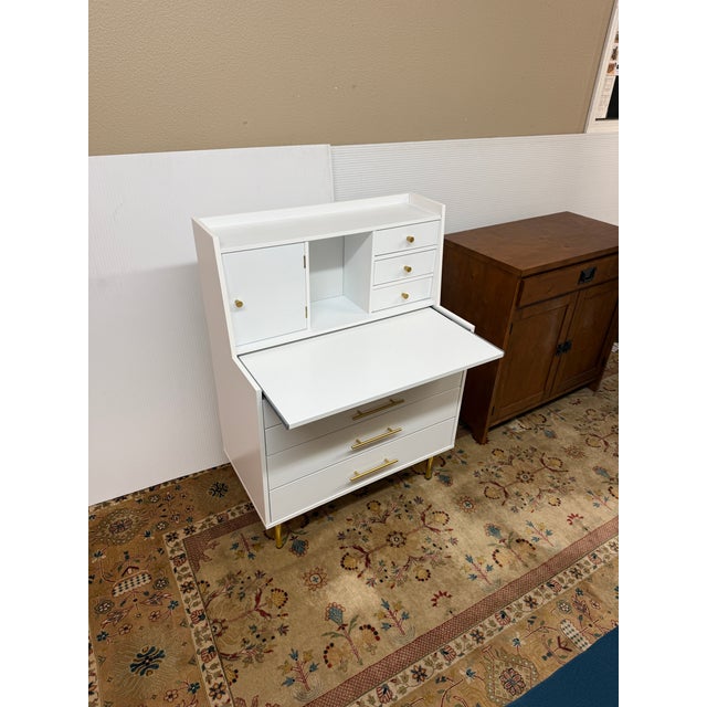 Modern Luxe Make-Up Vanity With Storage For Sale - Image 4 of 12