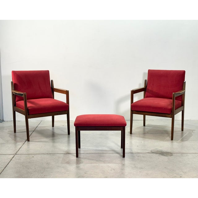 Set of 2 armchairs and a stool in teak wood, repainting is recommended, the stool measures 36h.x50x35