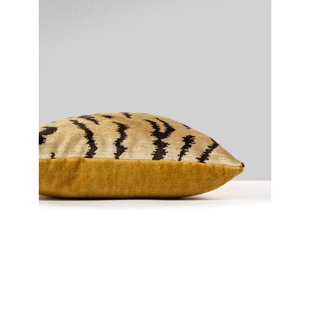 This listing is for a single pillow. The background pillow is to showcase the fabric on the back side. Amp up your space...