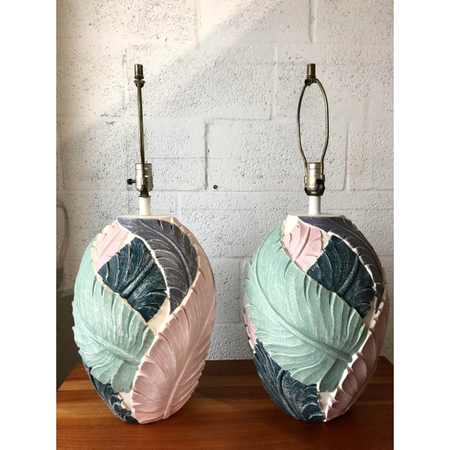 A Pair of Vintage Coastal-Style Banana Leaves Plaster Table Lamps. Circa 1980s. For Sale In Miami - Image 6 of 13