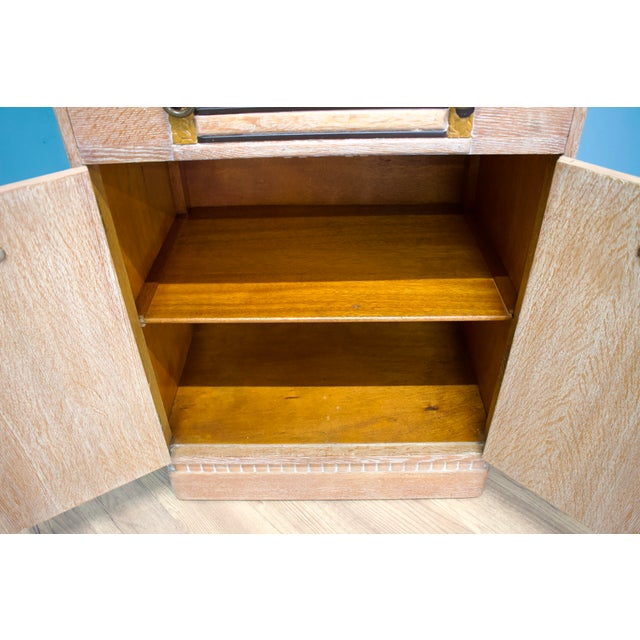 Art Deco British Secret Oak Tallboy, 1930s For Sale - Image 8 of 10