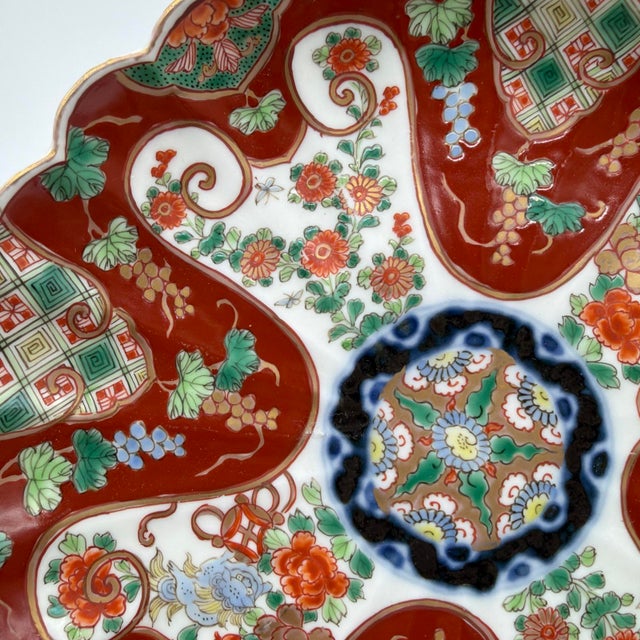 19th Century 19th Century Japanese Meiji Imari Scalloped Porcelain Cabinet Plate - 8.5" For Sale - Image 5 of 14