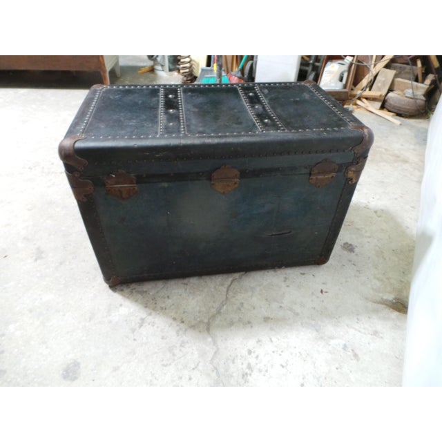 19th Century Leather / Wood Travel Trunk For Sale In Miami - Image 6 of 15