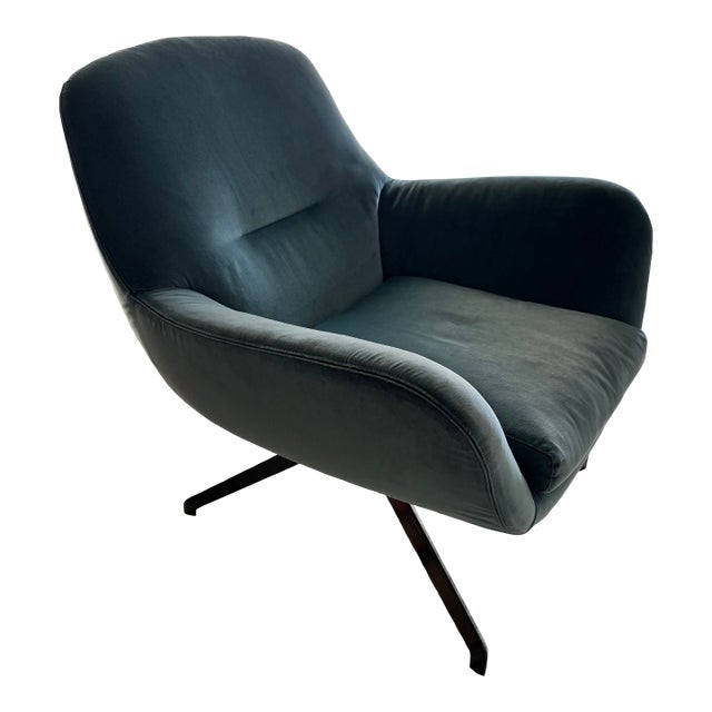 Contemporary Minotti Jensen Low Swivel Armchair For Sale