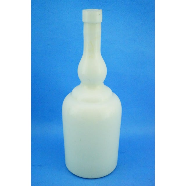 19th Century Morandi Bottle Vase in White Opaline Milk Glass attributed to Salviati Murano, Italy For Sale - Image 3 of 18