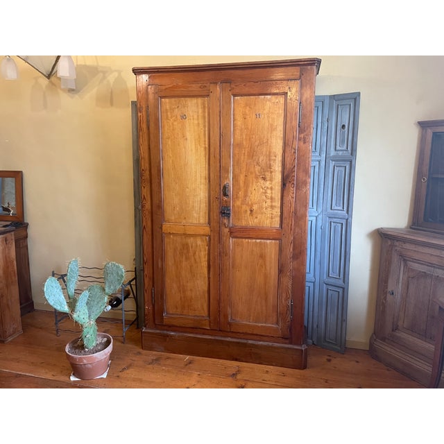 A beautiful, atmospheric locker cabinet that will also look great in your kitchen or living room. It can be used as a...